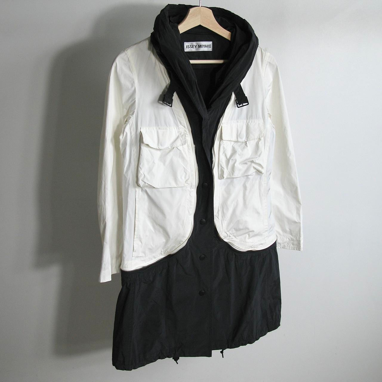 s/s2011 Issey Miyake 2 in 1 zip jacket
