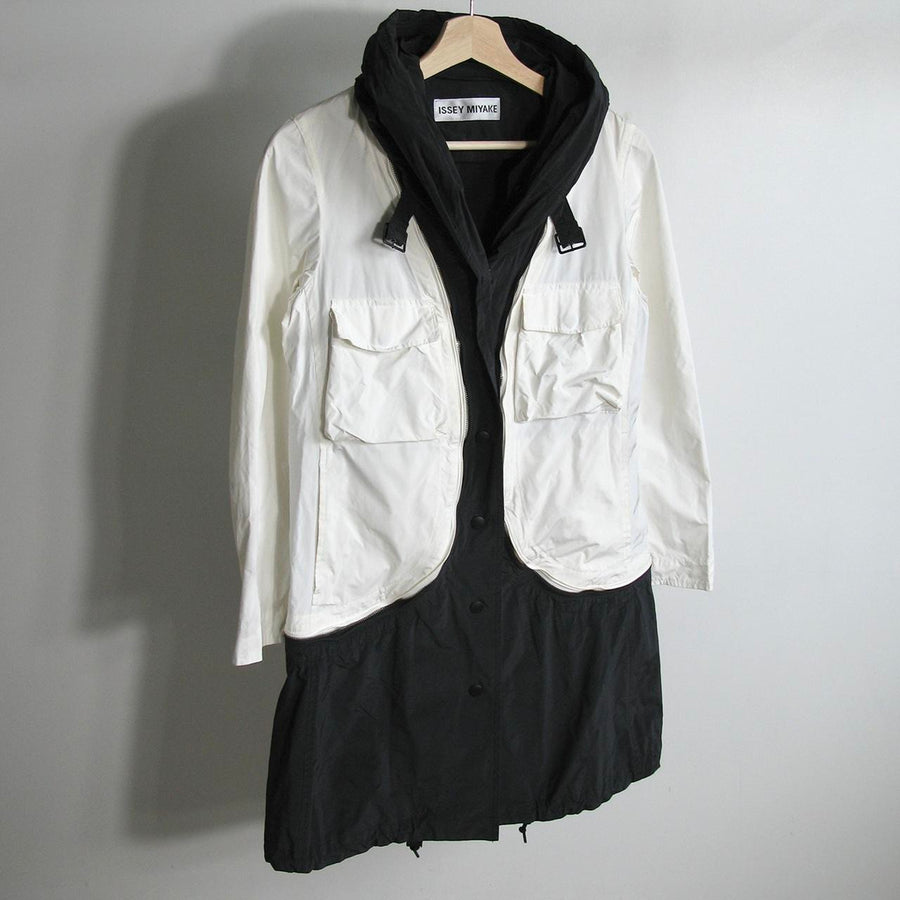 s/s2011 Issey Miyake 2 in 1 zip jacket