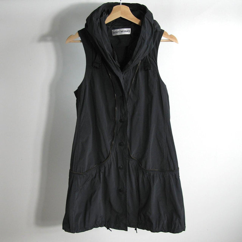 s/s2011 Issey Miyake 2 in 1 zip jacket