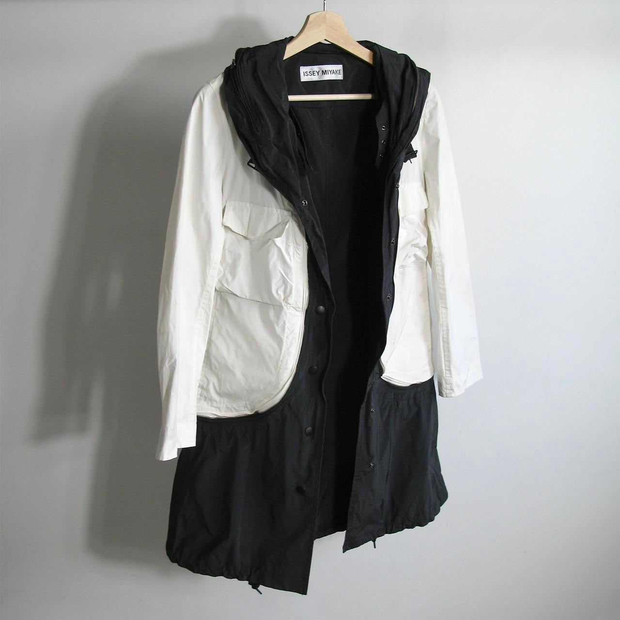 s/s2011 Issey Miyake 2 in 1 zip jacket